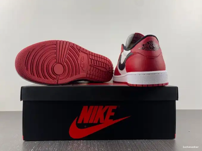 Reps LUCY 705329-600 Jordan Air Retro 1 Chicago Low 0528